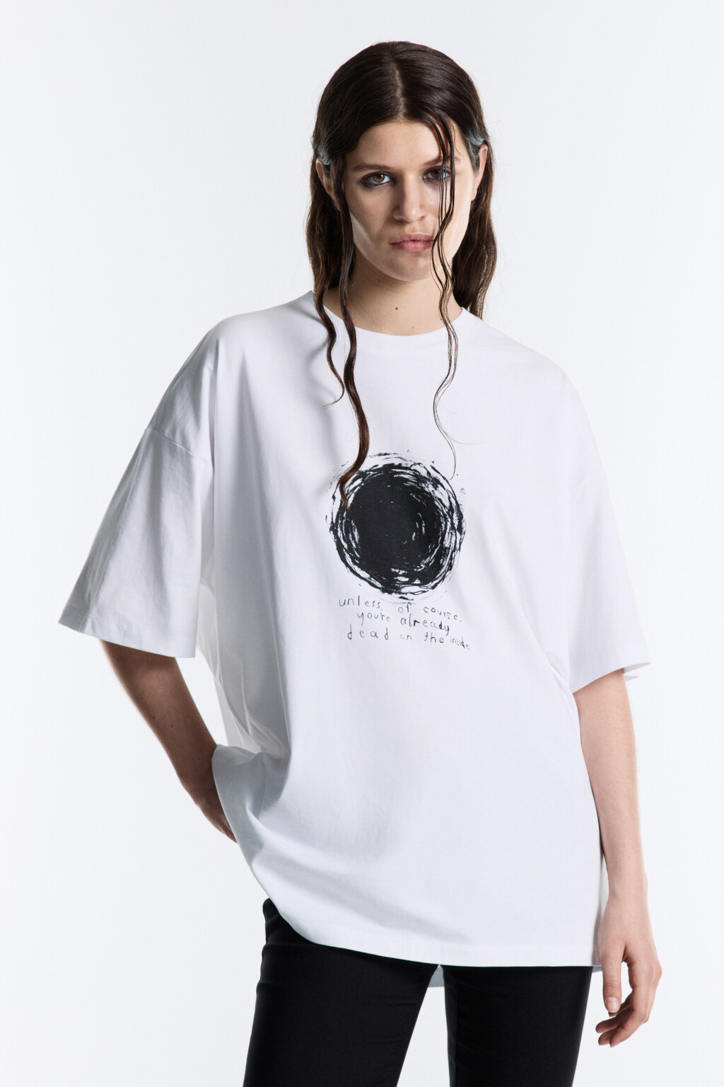 Футболка oversize с принтом-абстракцией - цвет белый - 2