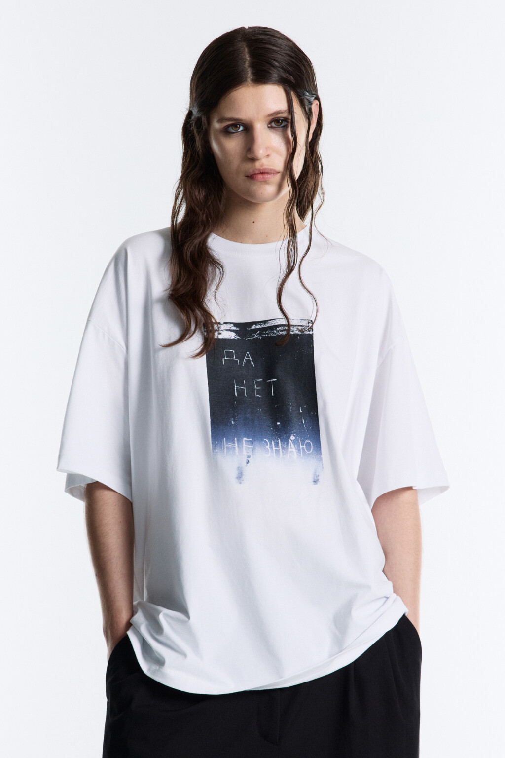 Футболка oversize с принтом-абстракцией - цвет белый - 4
