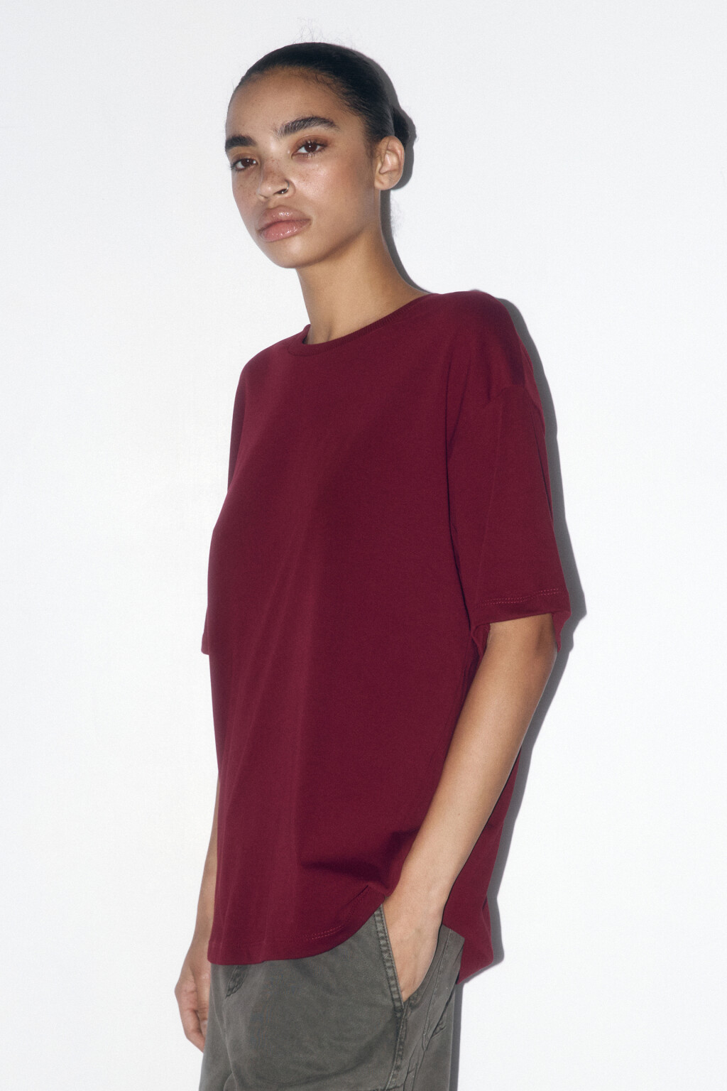 Футболка oversize из плотного трикотажа - цвет бордовый - 3