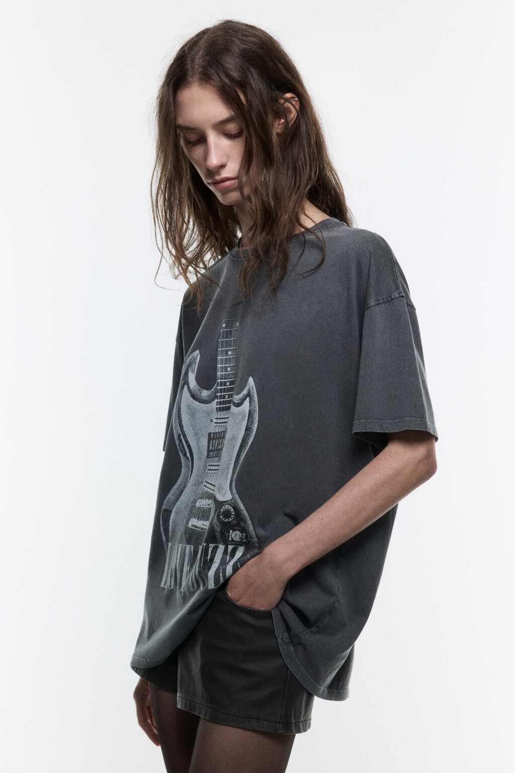 Футболка удлиненная с принтом в стиле гранж - цвет серый - 4