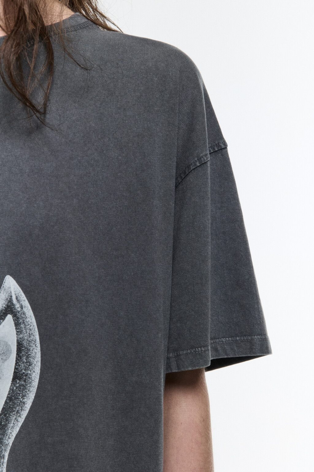 Футболка удлиненная с принтом в стиле гранж - цвет серый - 8