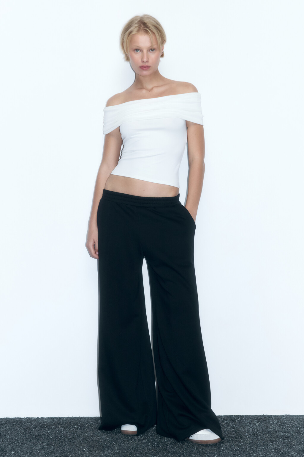 Блузка-топ облегающая с открытыми плечами - цвет белый - 5