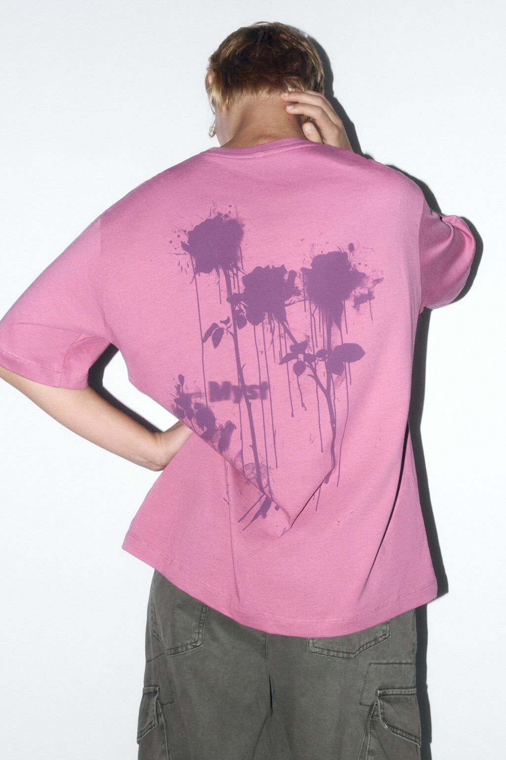 Футболка хлопковая с принтом-абстракцией - цвет розовый - 1