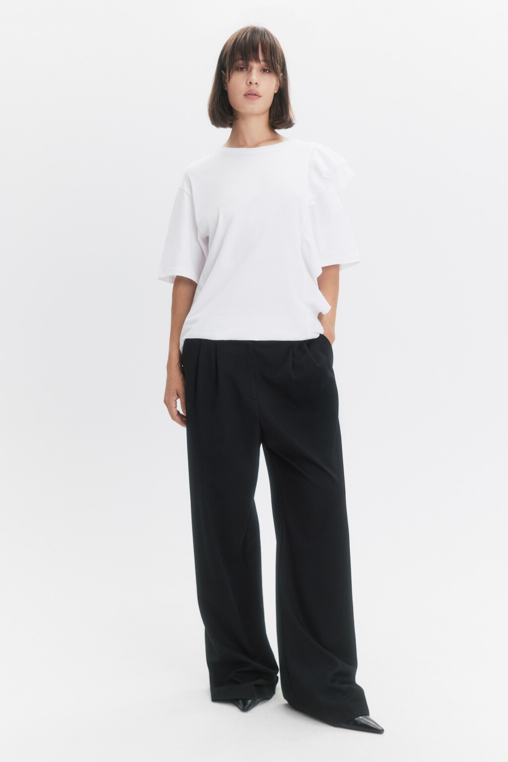 Футболка oversize с асимметричным воланом - цвет белый - 5