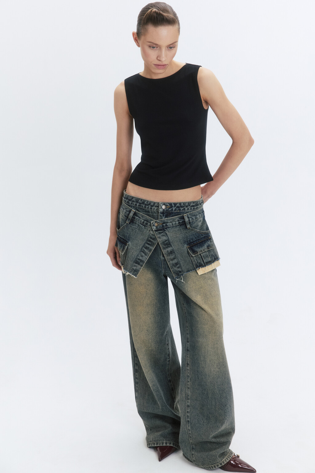 Майка вискозная с вырезом-лодочкой - цвет черный - 2