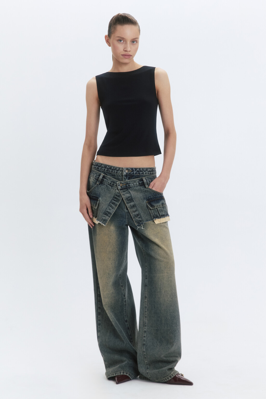 Майка вискозная с вырезом-лодочкой - цвет черный - 6