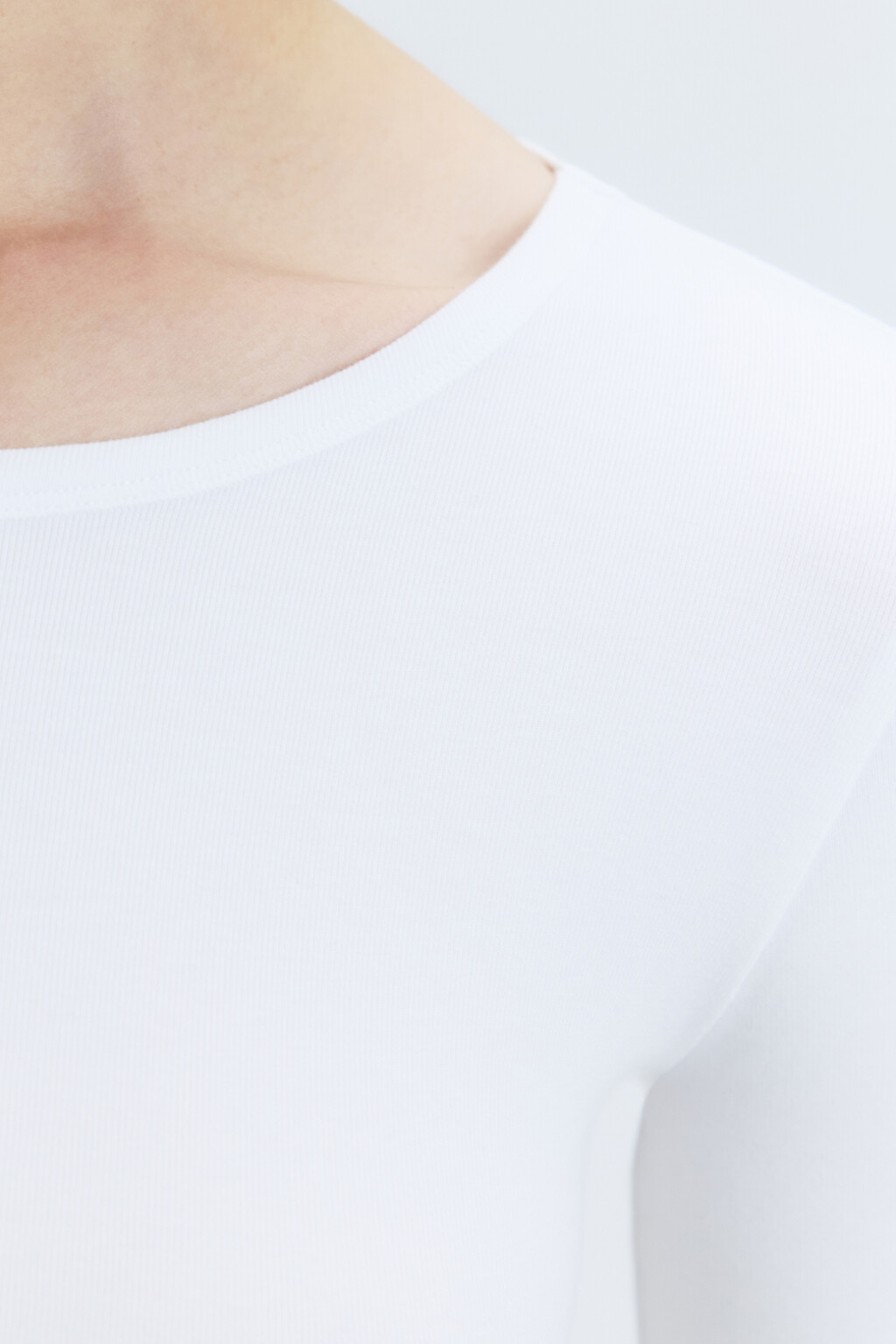 Боди-лонгслив вискозный из гладкого трикотажа - цвет белый - 6