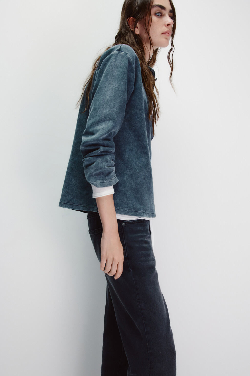 Лонгслив свободный с вареным эффектом - цвет черный - 1