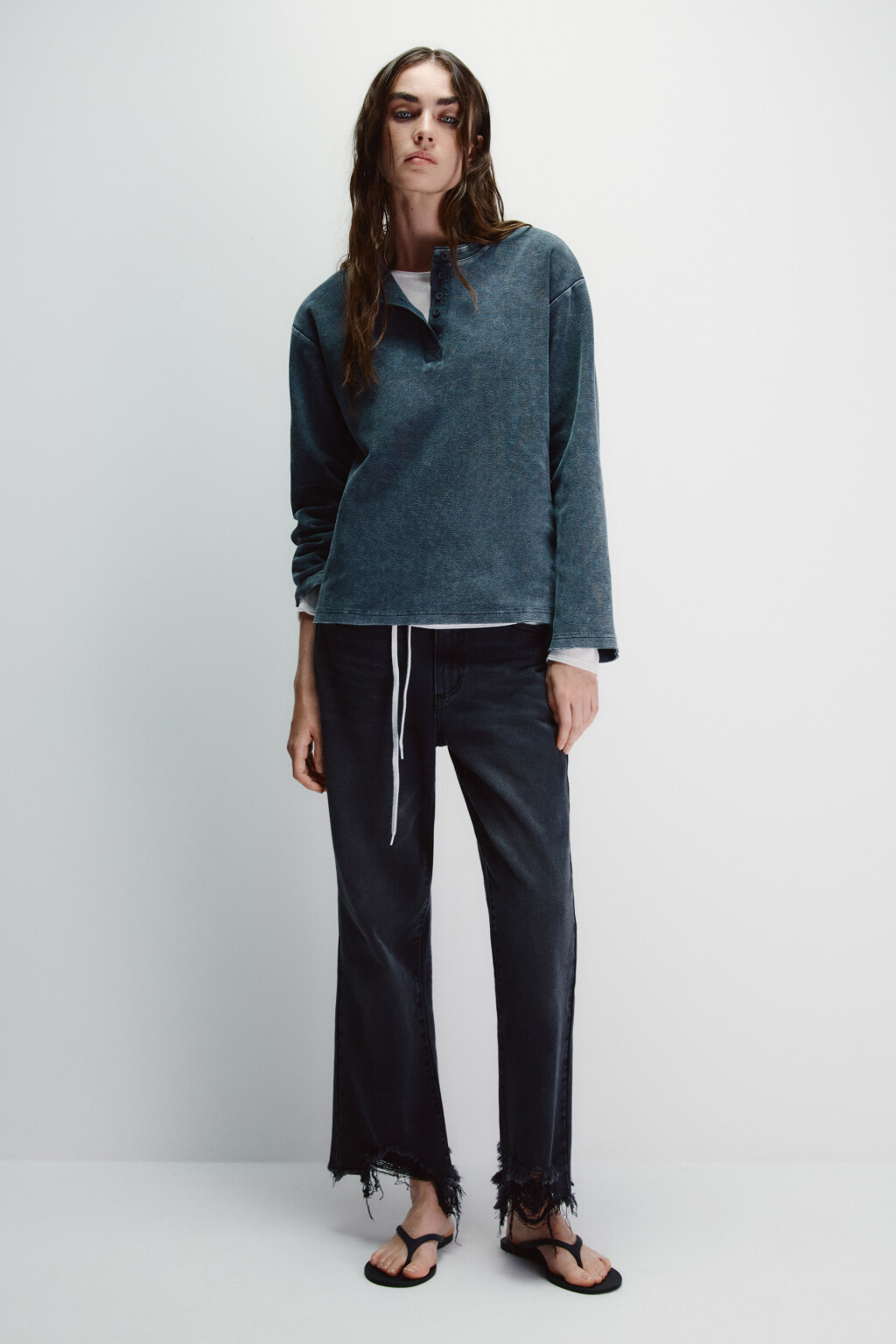 Лонгслив свободный с вареным эффектом - цвет черный - 4