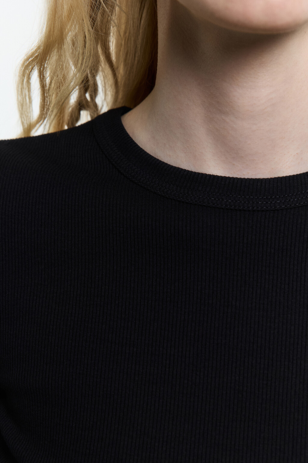 Лонгслив базовый облегающий в рубчик - цвет черный - 6