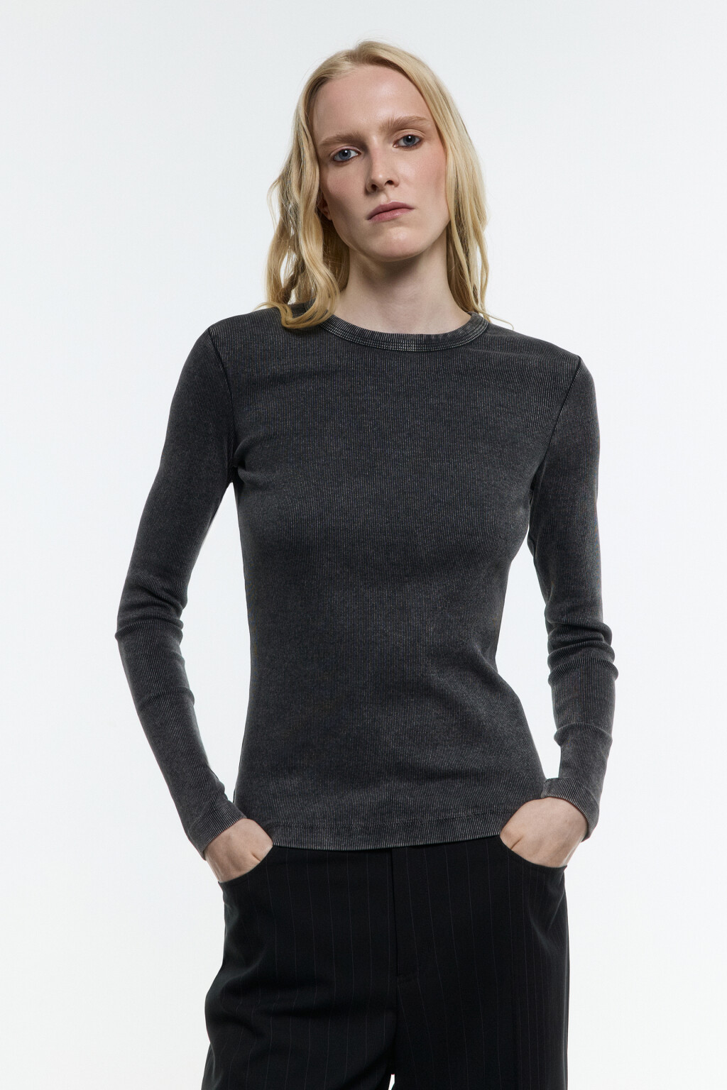 Лонгслив облегающий в рубчик с вареным эффектом - цвет серый - 2