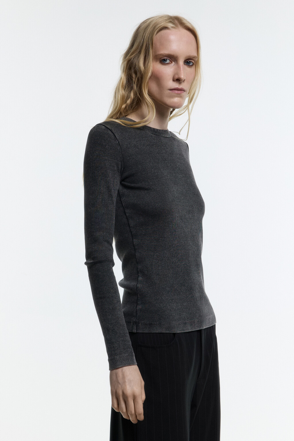 Лонгслив облегающий в рубчик с вареным эффектом - цвет серый - 3