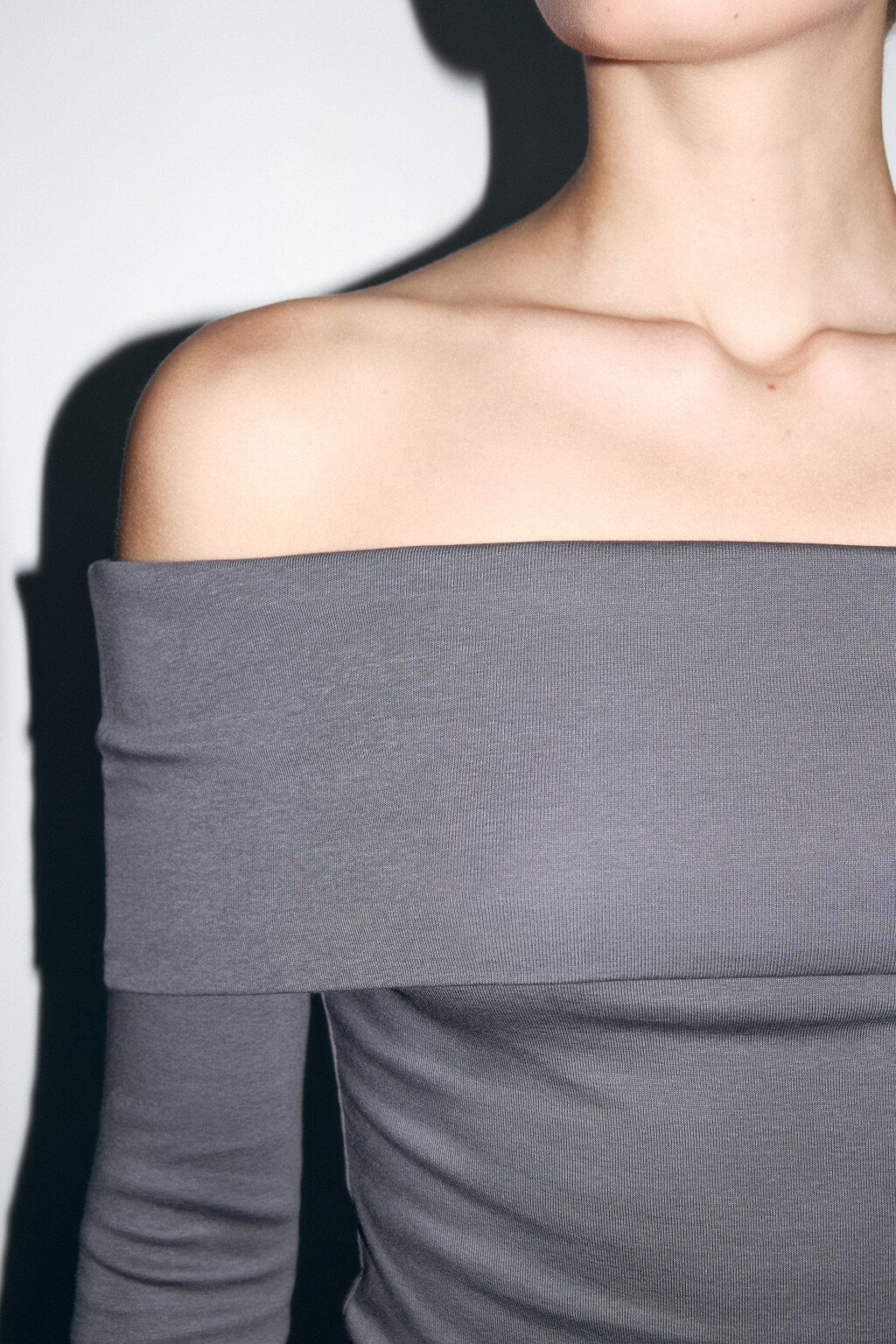 Топ-лонгслив off shoulders в рубчик - цвет серый - 6