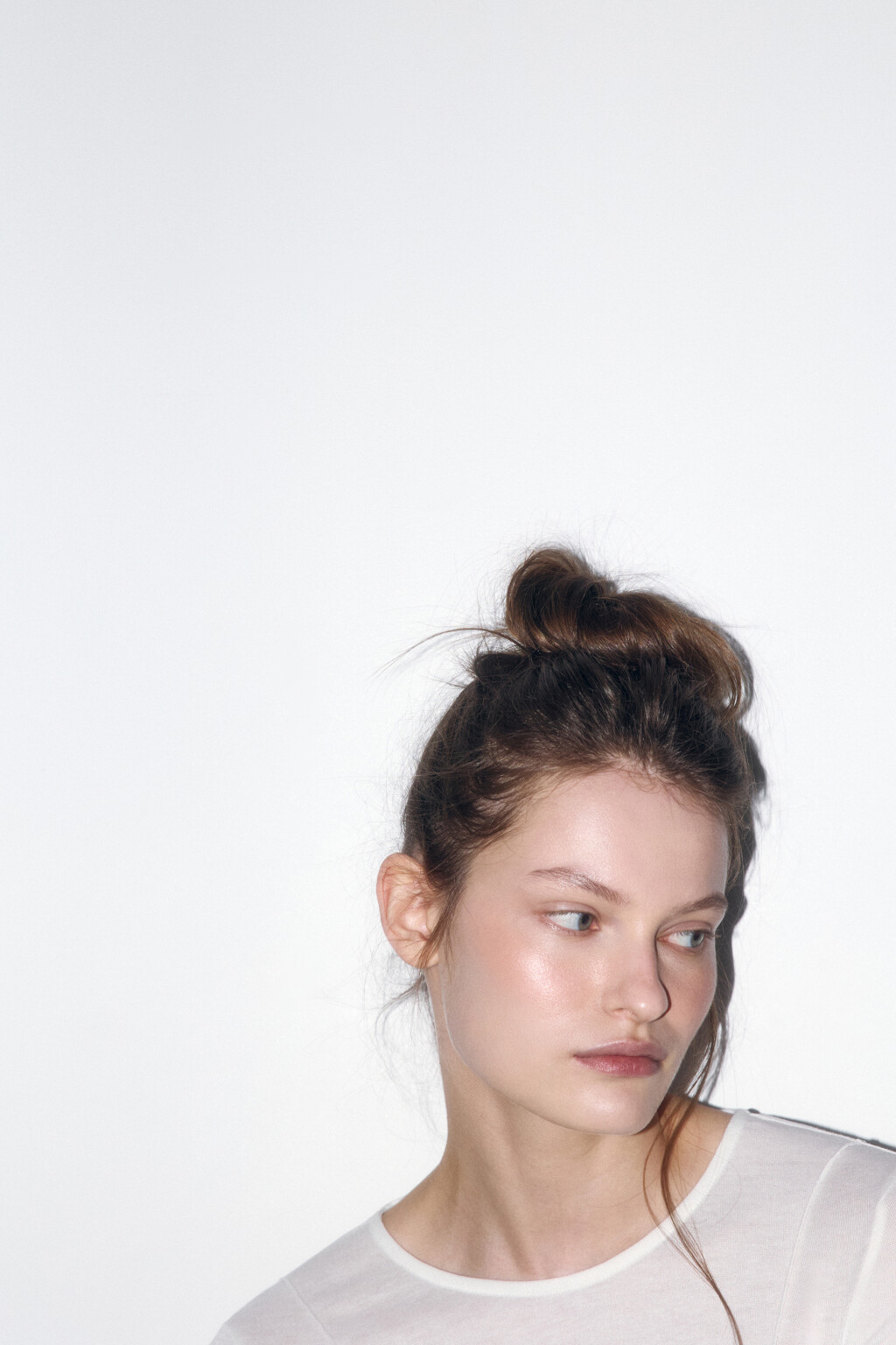 Лонгслив приталенный с волнистыми краями - цвет белый - 6