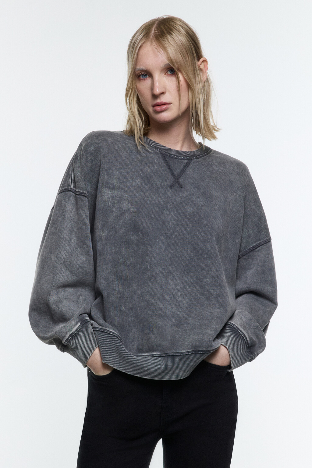 Свитшот хлопковый с вареным эффектом - цвет серый - 2