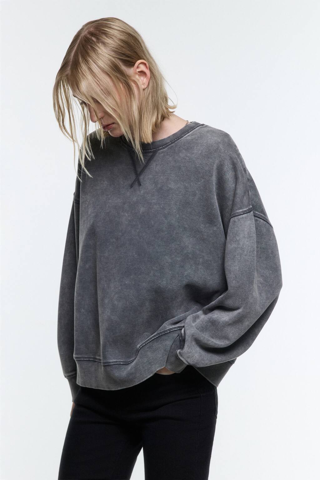 Свитшот хлопковый с вареным эффектом - цвет серый - 3