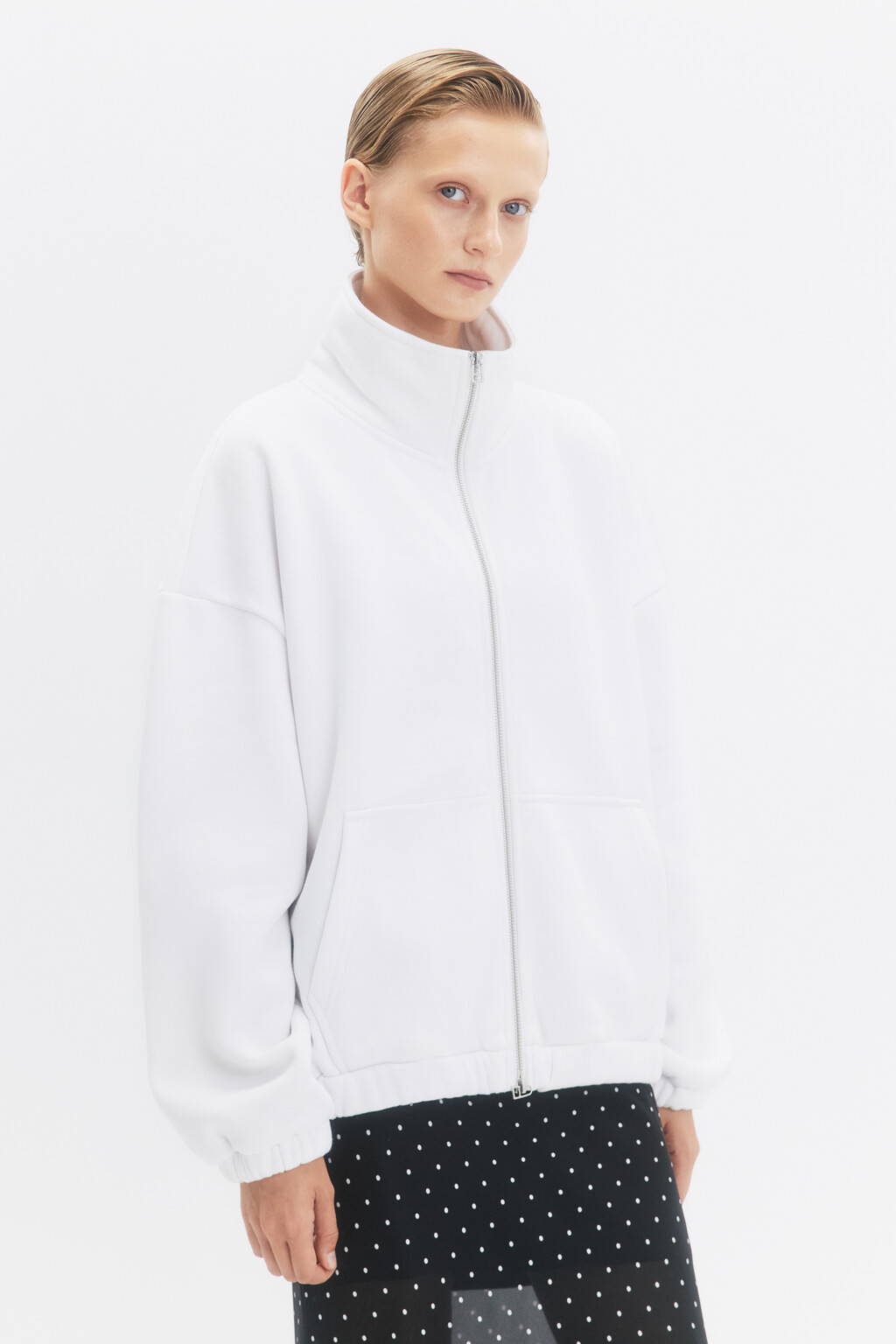 Худи-зипка с начесом и воротником-стойкой - цвет молочный - 4