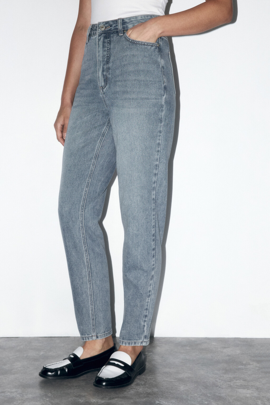 Джинсы mom fit с эффектом масляной стирки - цвет синий - 3