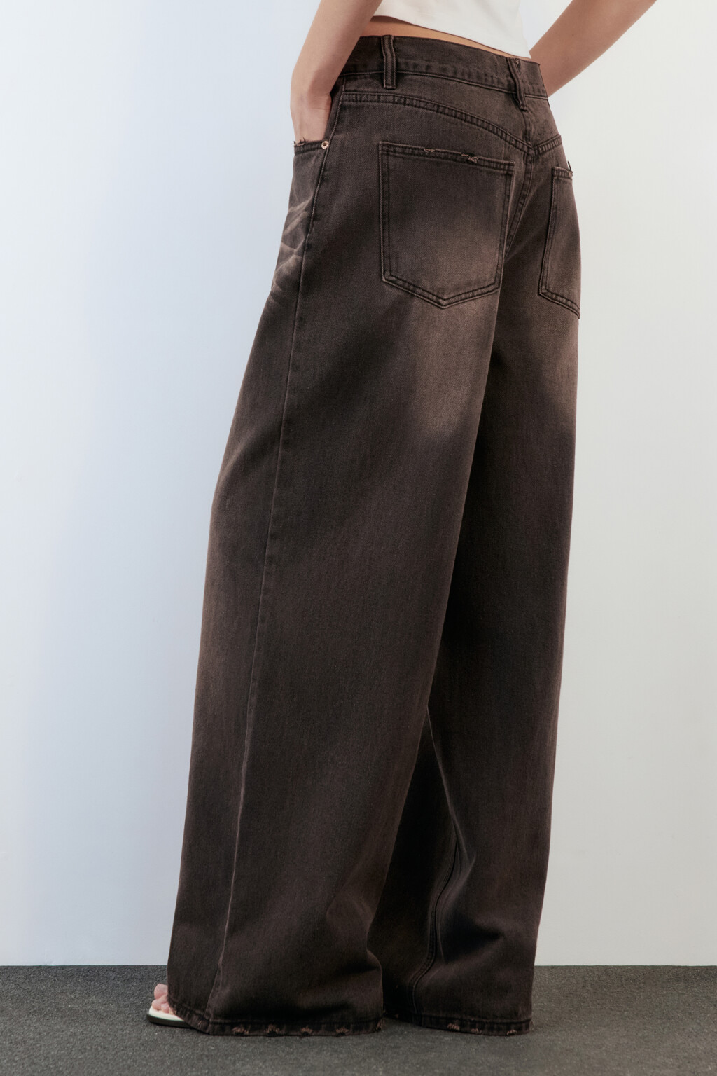 Джинсы багги с эффектом масляной стирки - цвет коричневый - 4