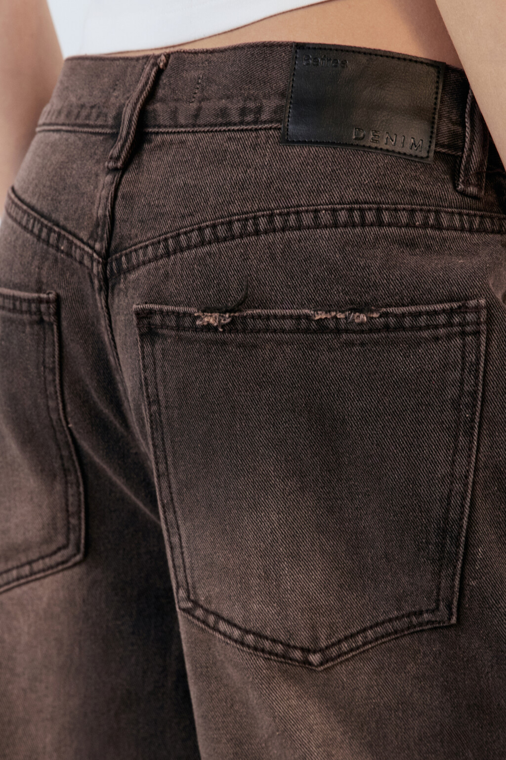 Джинсы багги с эффектом масляной стирки - цвет коричневый - 7