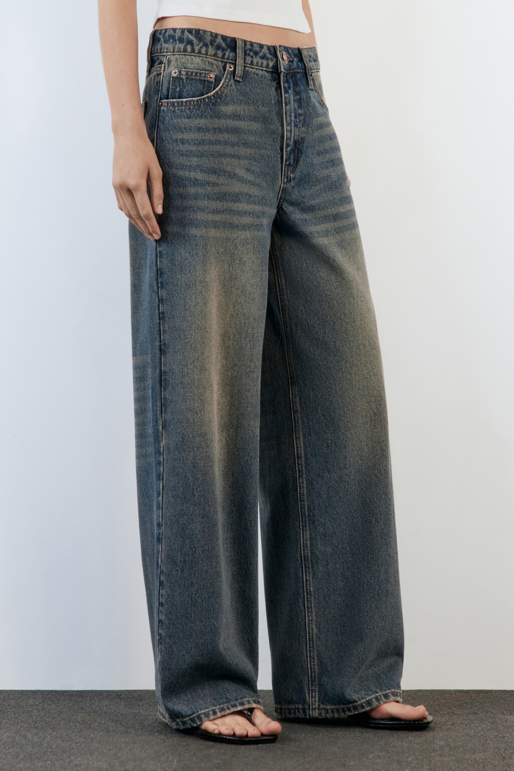 Джинсы широкие с эффектом масляной стирки - цвет бордовый - 3