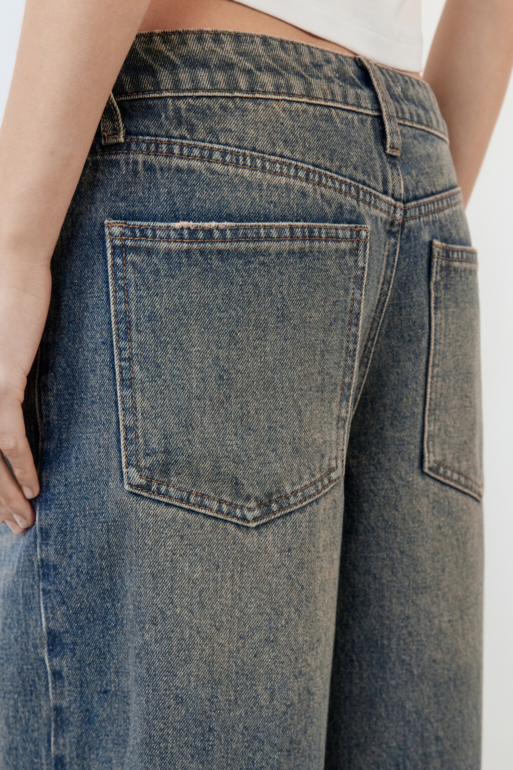 Джинсы широкие с эффектом масляной стирки - цвет бордовый - 7