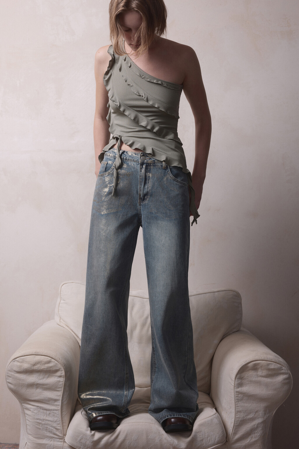 Джинсы широкие со стиркой и накатом - цвет синий - 7