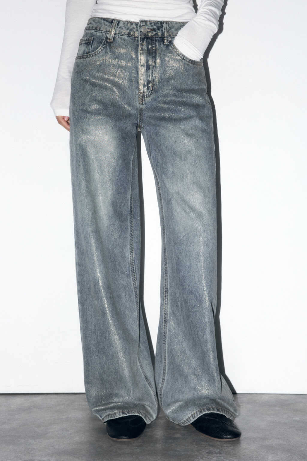 Джинсы широкие со стиркой и накатом - цвет синий - 1