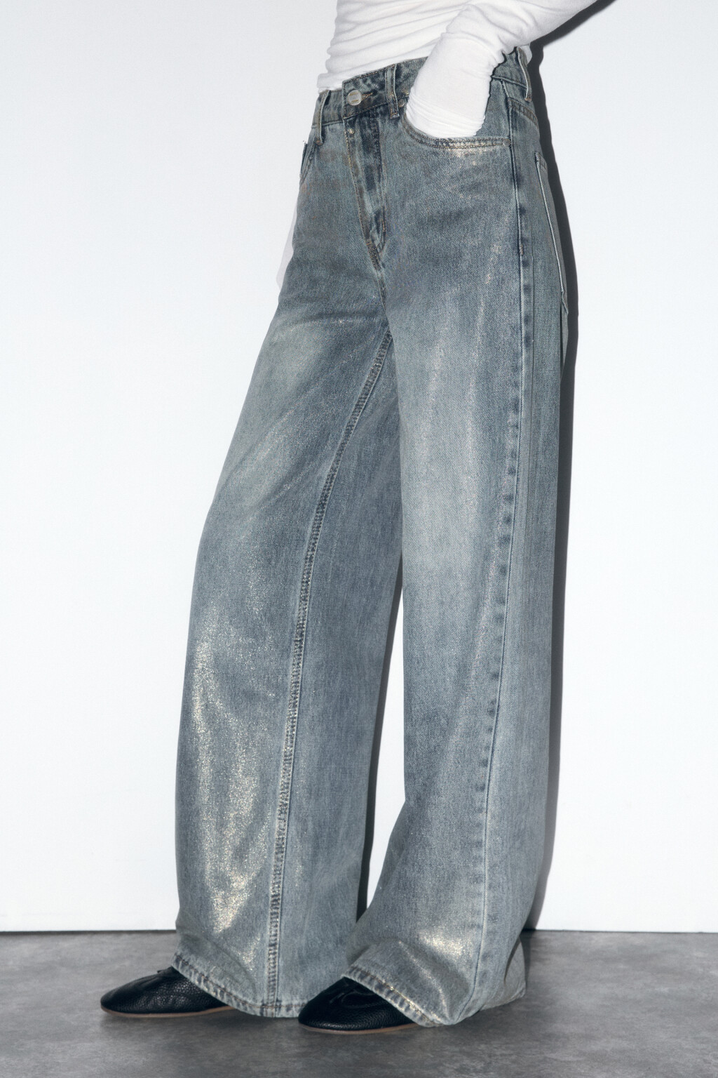 Джинсы широкие со стиркой и накатом - цвет синий - 3