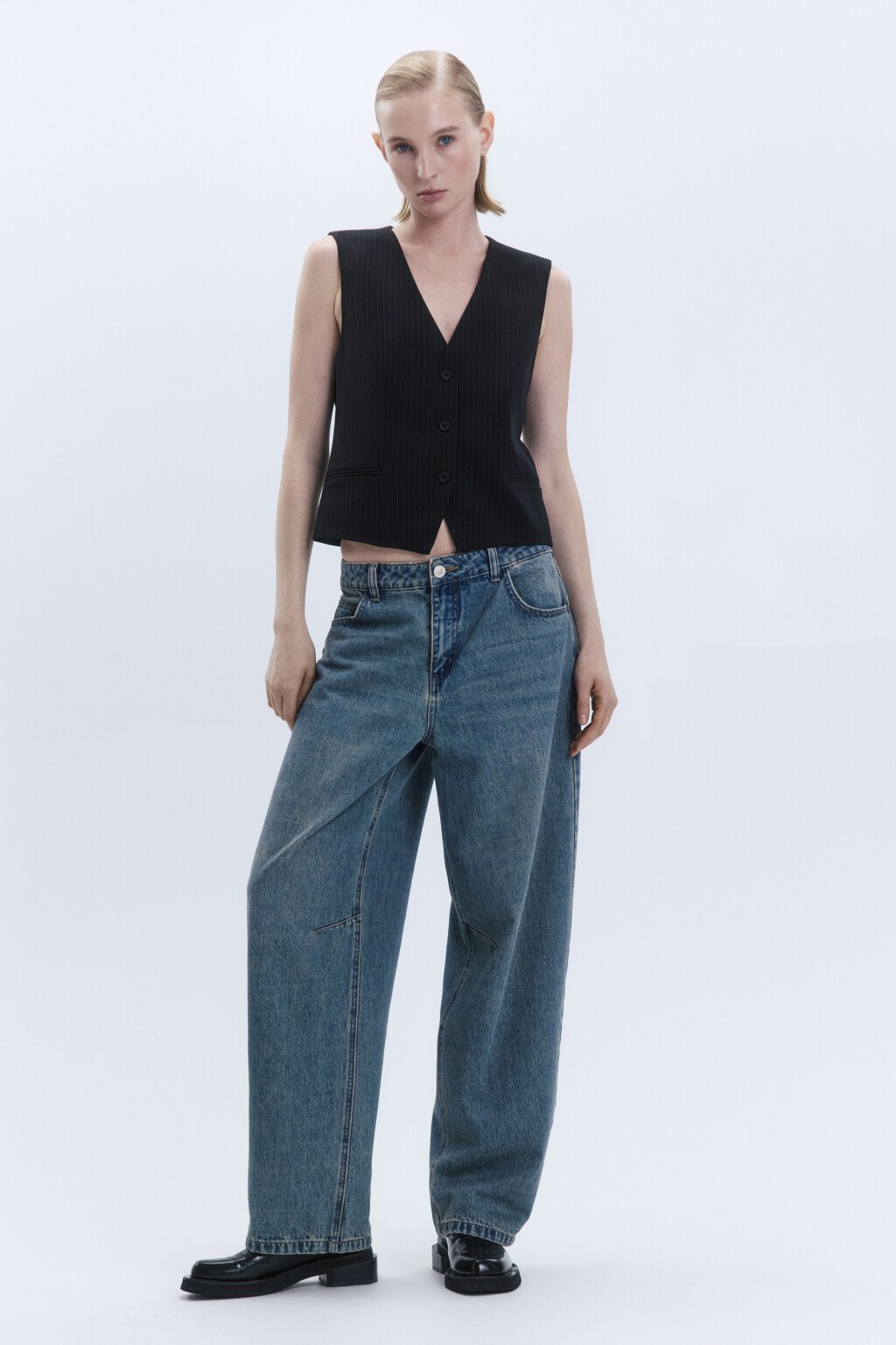 Жилет костюмный полуприлегающий в полоску - цвет черный - 5