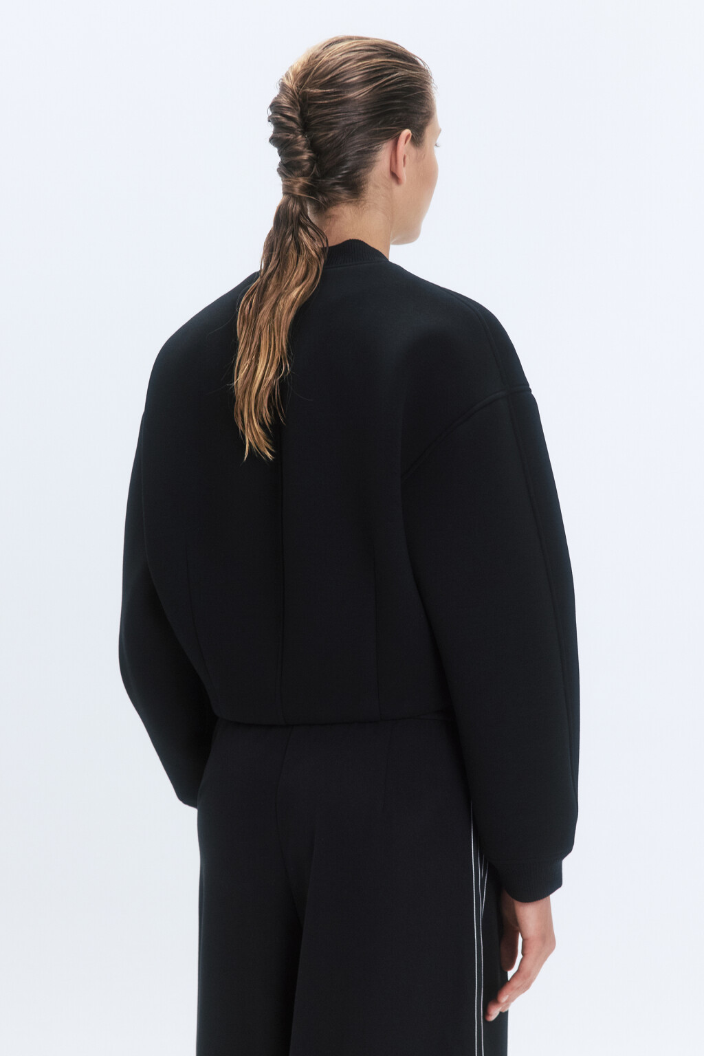 Жакет-бомбер укороченный с объемными рукавами - цвет черный - 5