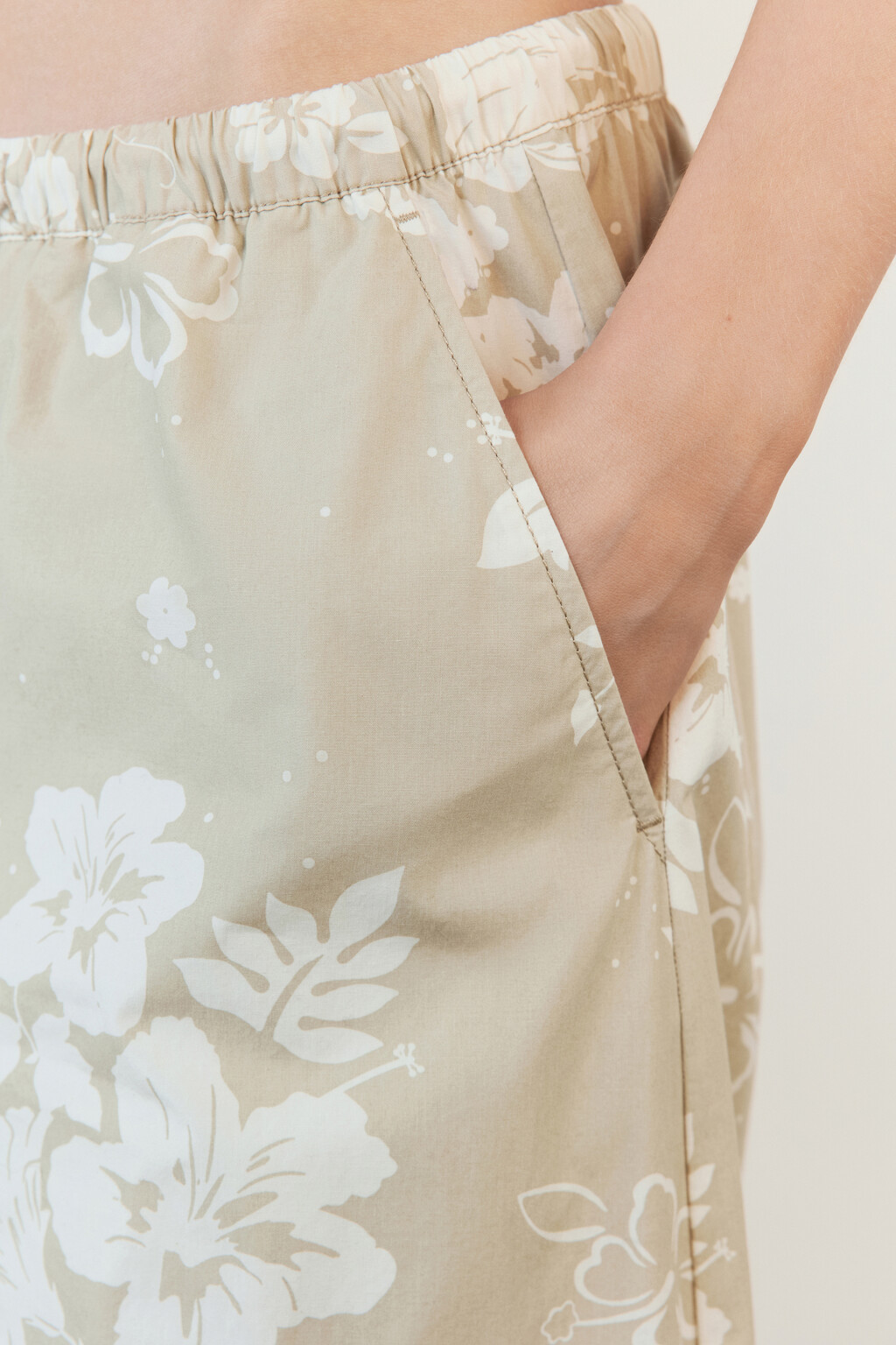 Брюки-парашюты хлопковые с цветочным принтом - цвет бежевый - 8