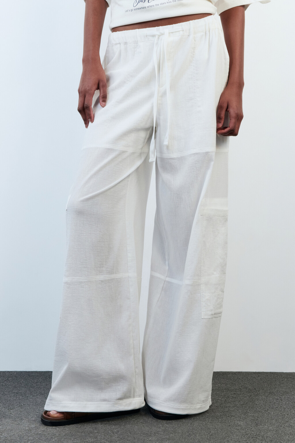 Брюки-парашюты хлопковые с накладными карманами - цвет белый - 2
