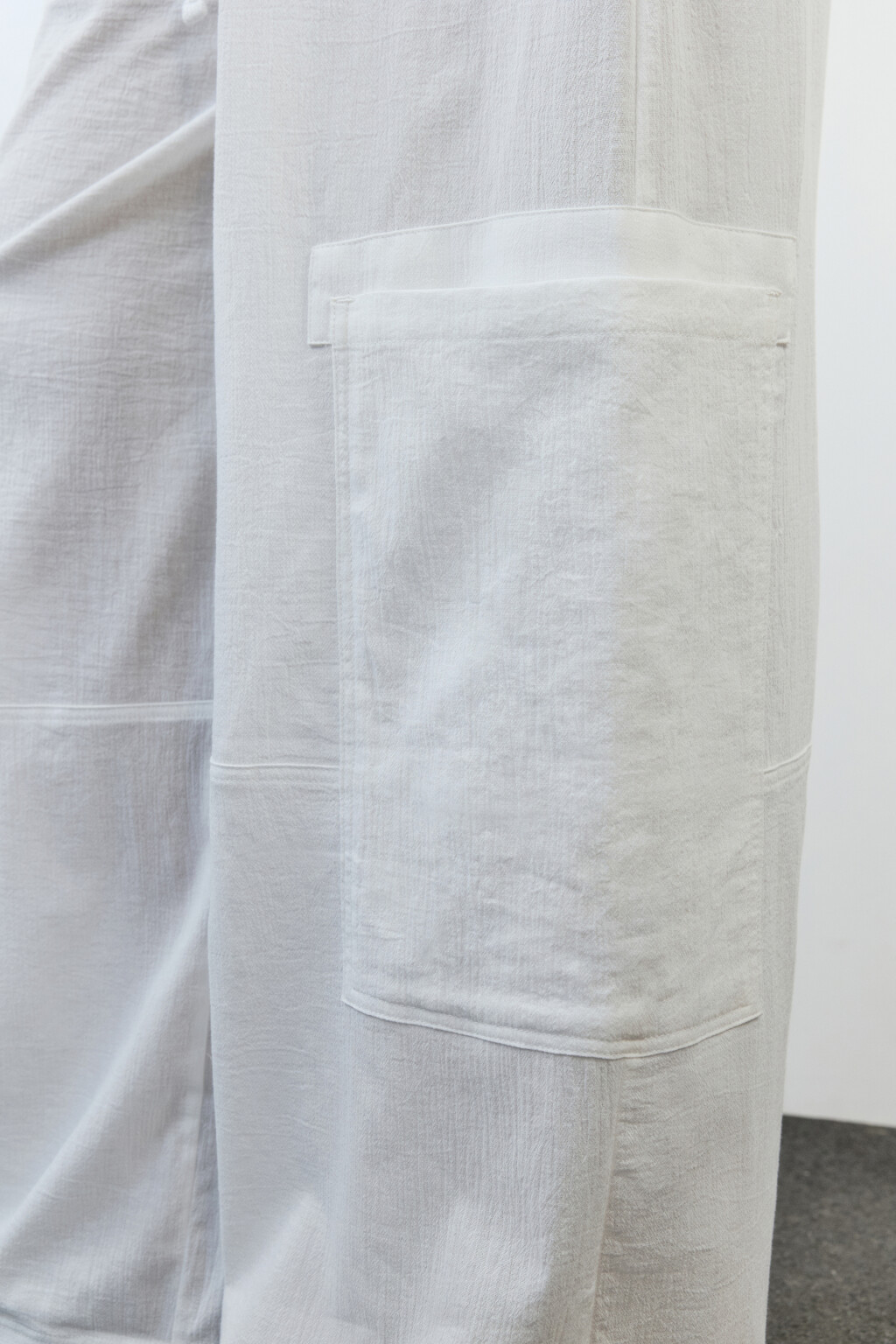 Брюки-парашюты хлопковые с накладными карманами - цвет белый - 6