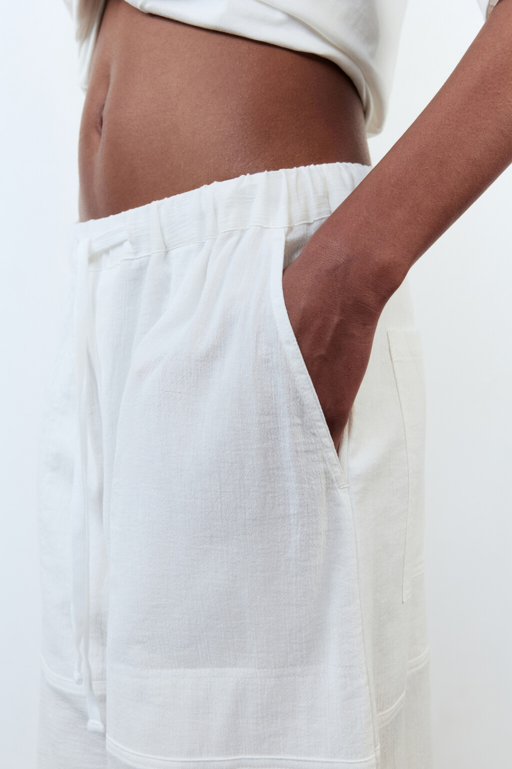 Брюки-парашюты хлопковые с накладными карманами - цвет белый - 8