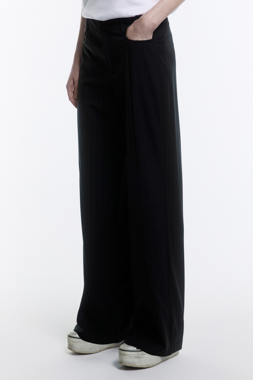 Брюки широкие костюмные в полоску - цвет черный - 3