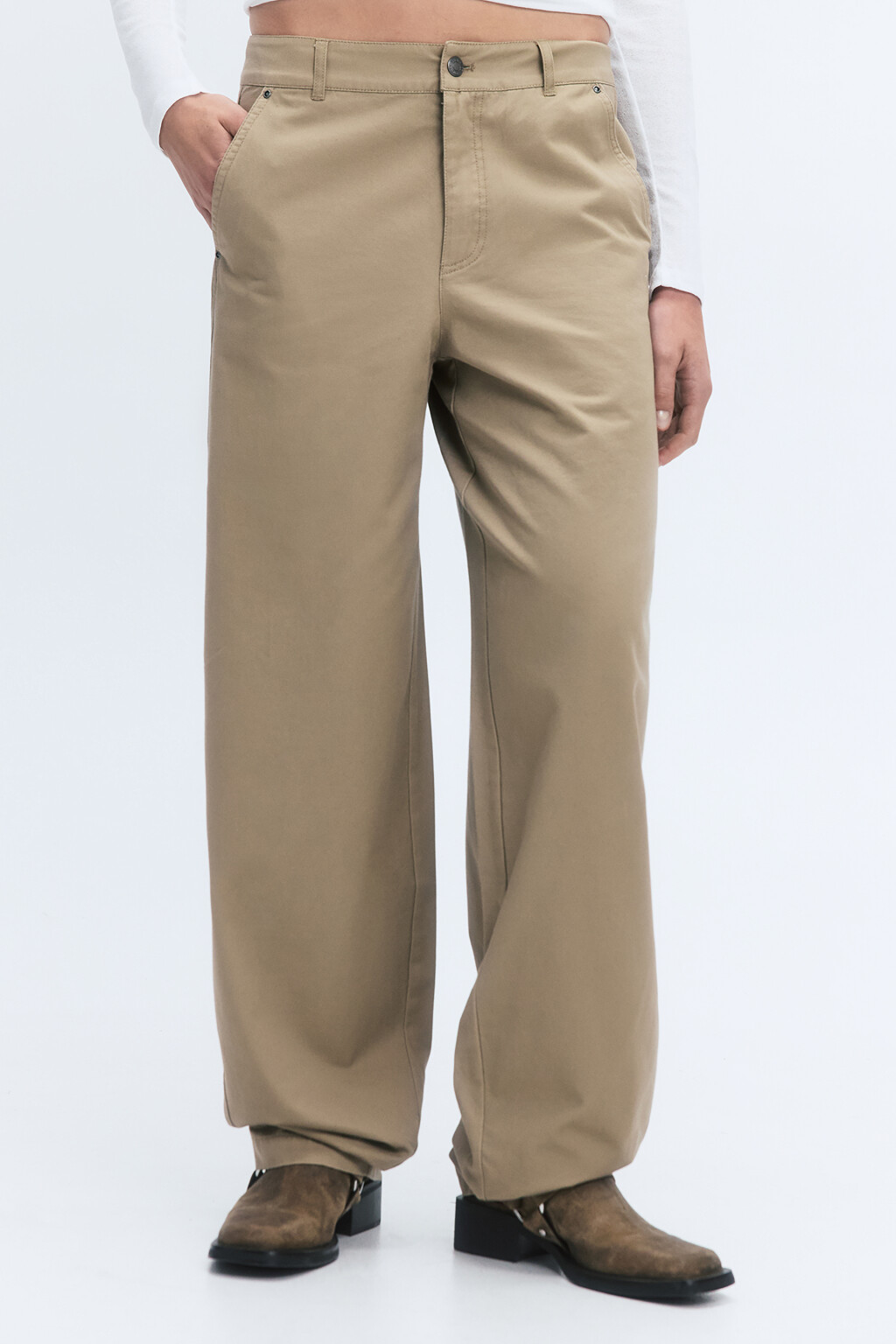Брюки-чинос хлопковые с низкой посадкой - цвет бежевый - 2