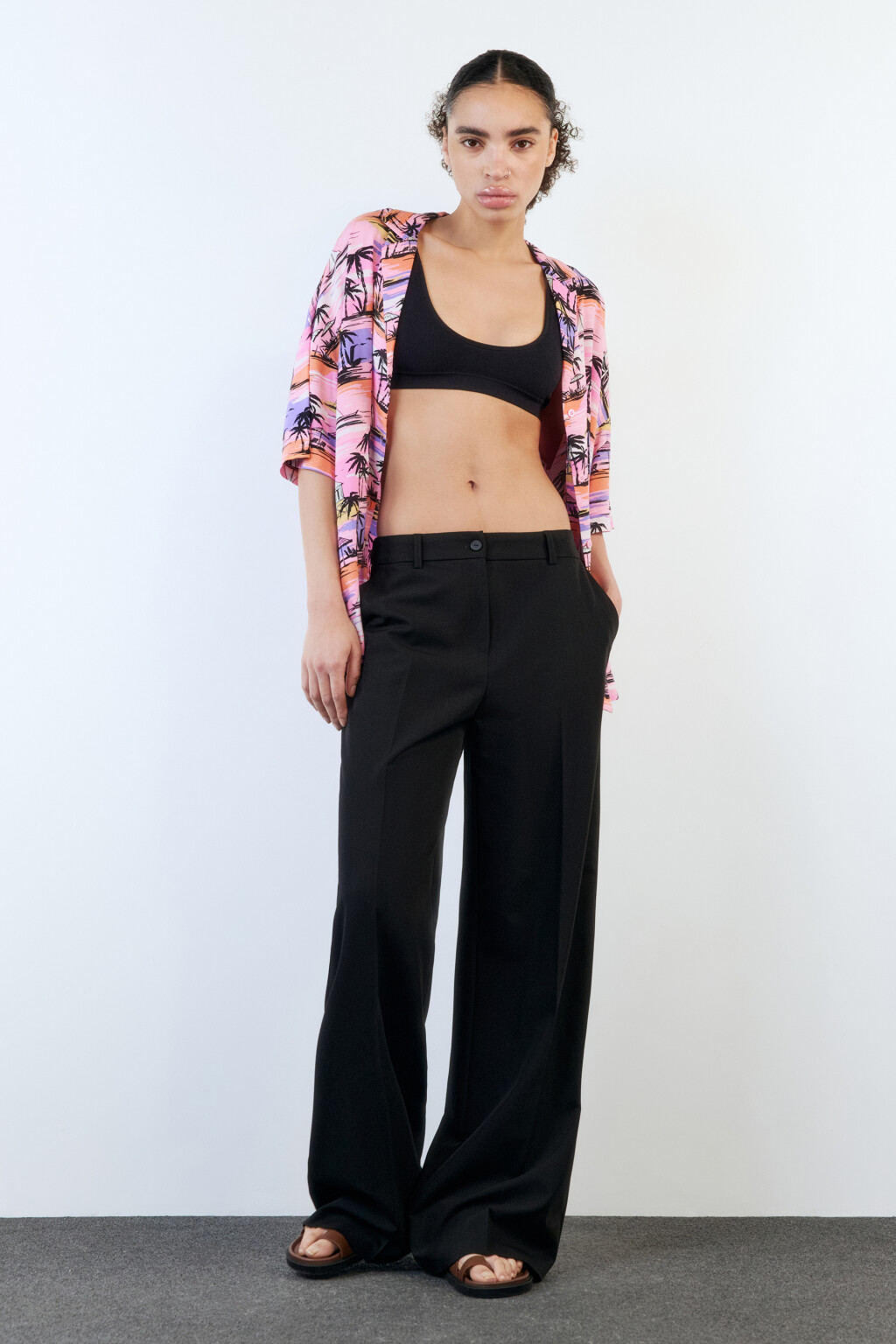 Брюки широкие костюмные с высокой посадкой - цвет черный - 5