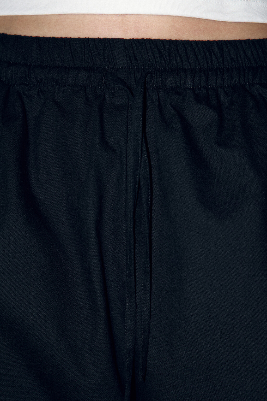 Брюки широкие с поясом на завязках - цвет черный - 6