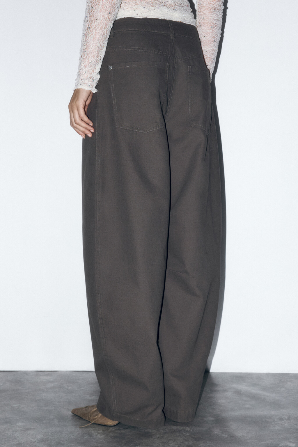 Брюки barrel fit из твиловой ткани - цвет зеленый - 4