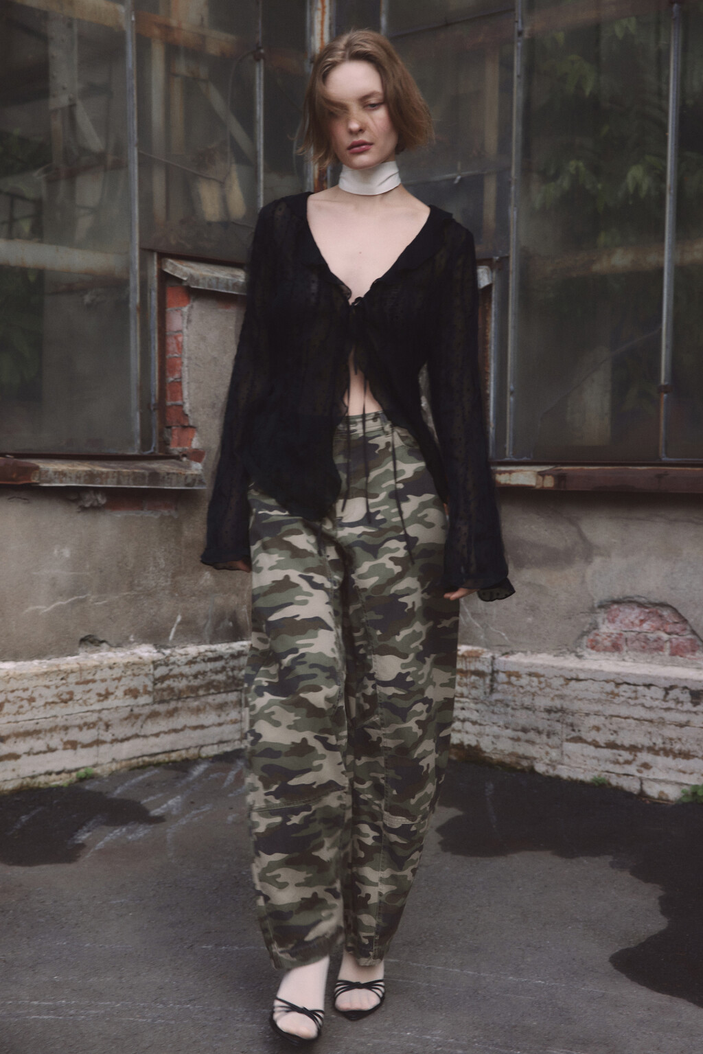 Брюки-бананы широкие с принтом в стиле милитари - цвет зеленый - 9