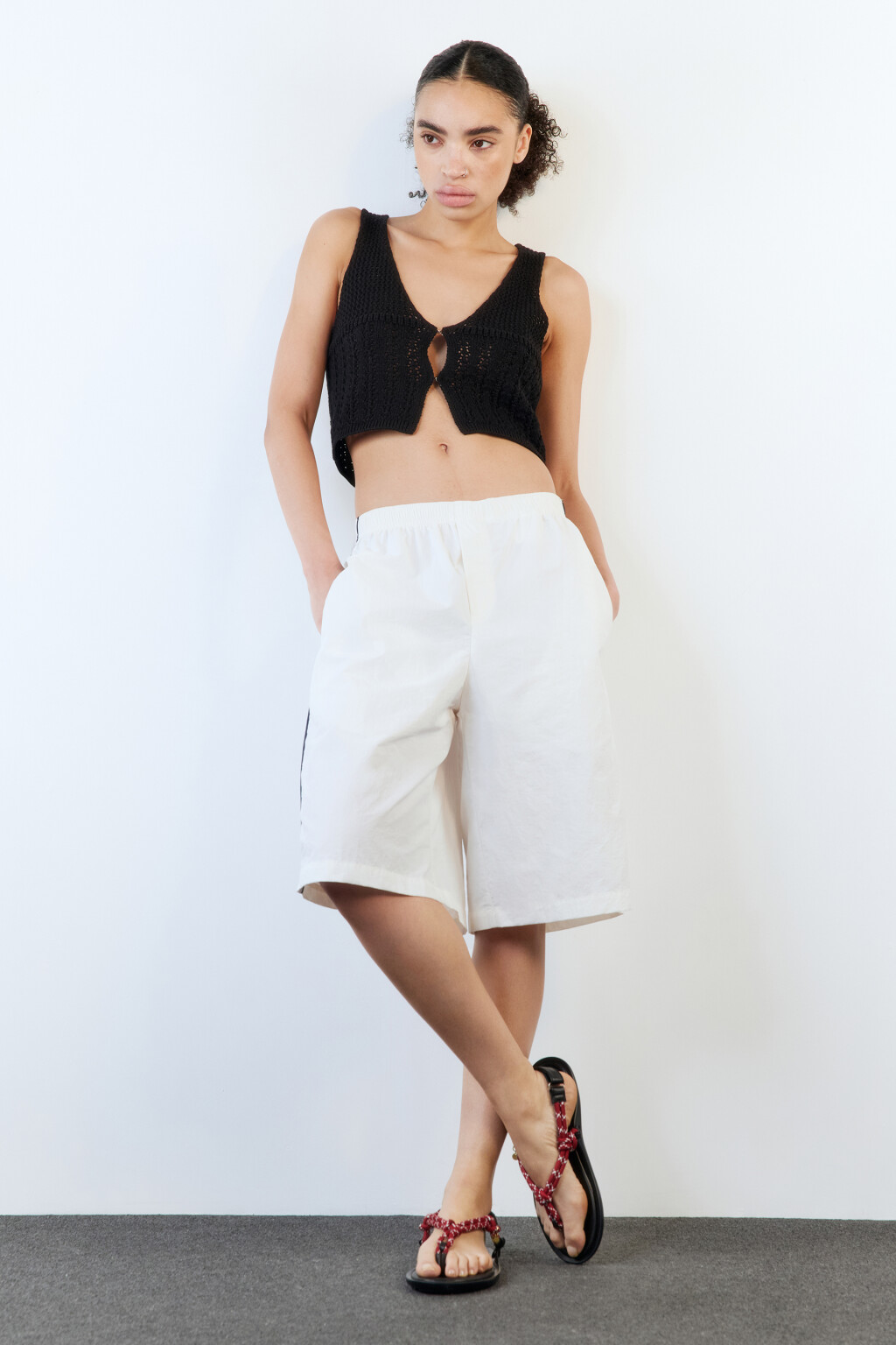 Шорты спортивные с лампасами - цвет белый - 1