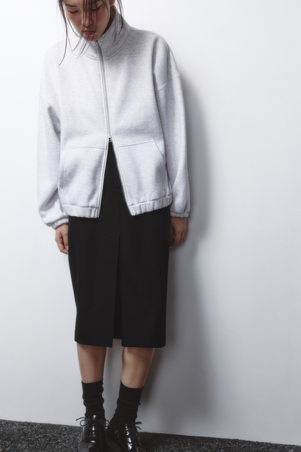 Юбка-карандаш миди с разрезом спереди - цвет черный - 1