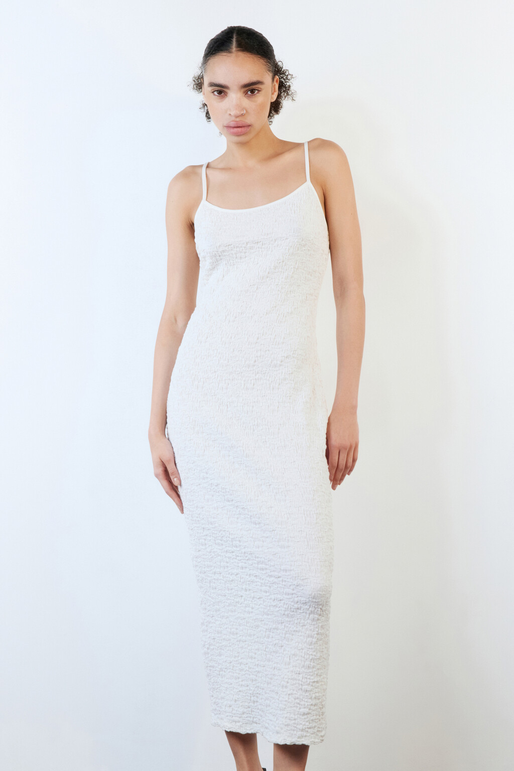 Платье миди облегающее на тонких бретельках - цвет белый - 8
