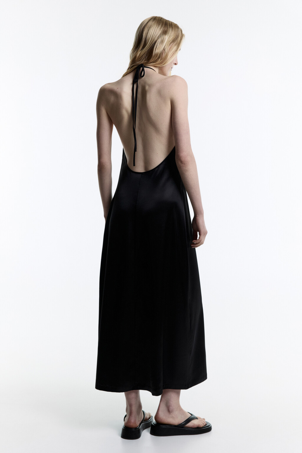 Платье-комбинация атласное с завязками на шее - цвет черный - 5