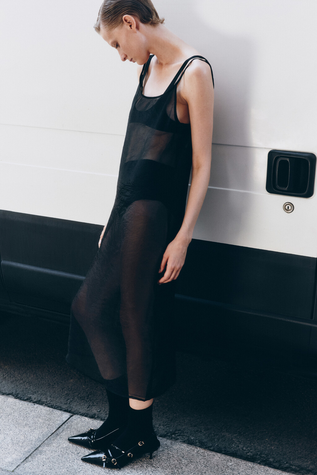 Платье миди прозрачное на тонких бретельках - цвет черный - 10