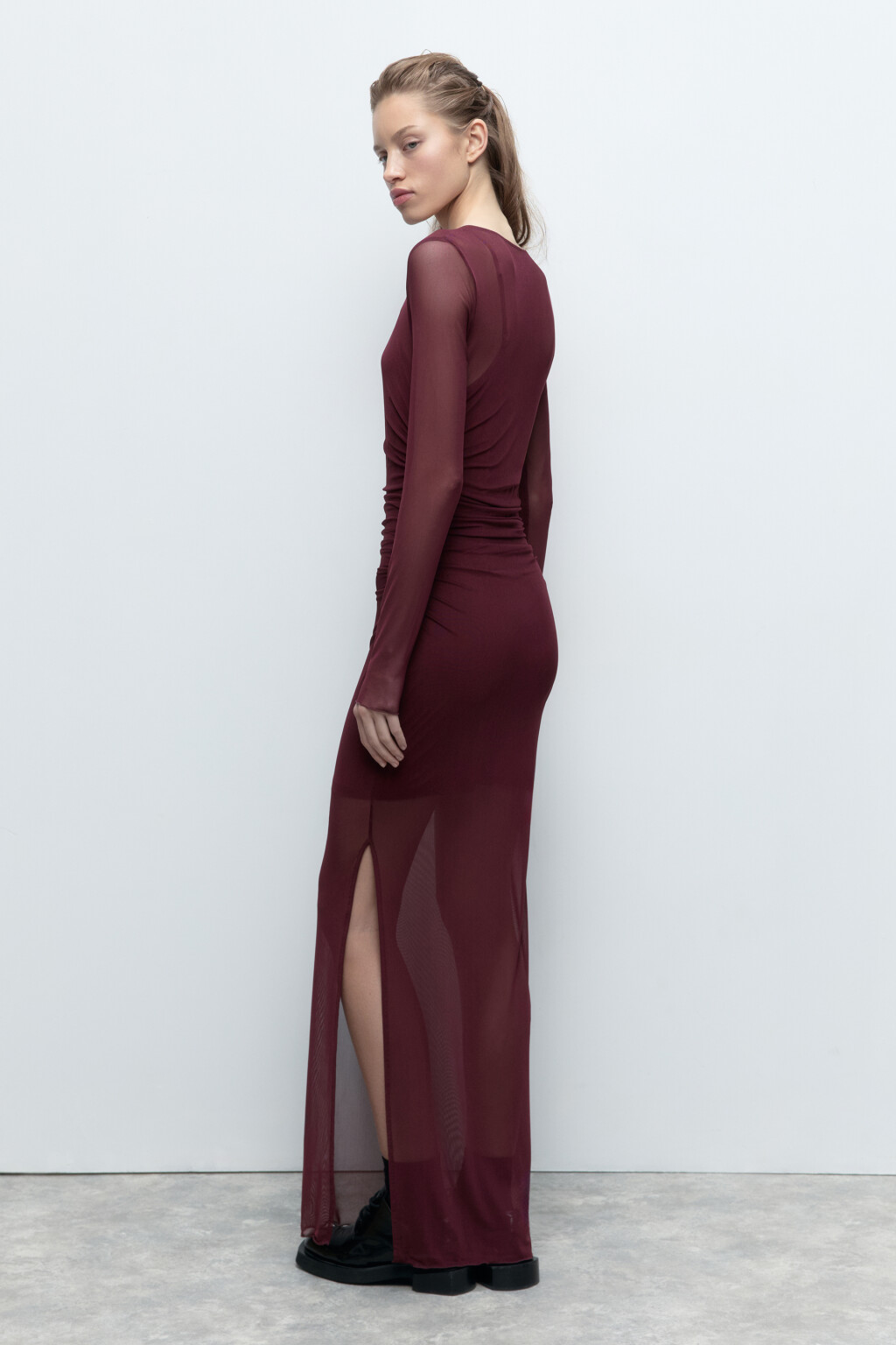 Платье макси сетчатое с подкладкой-майкой - цвет бордовый - 5