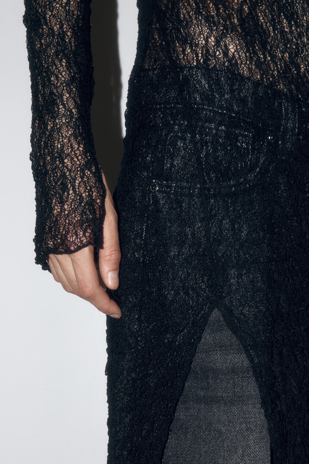 Платье макси облегающее из кружева - цвет черный - 6