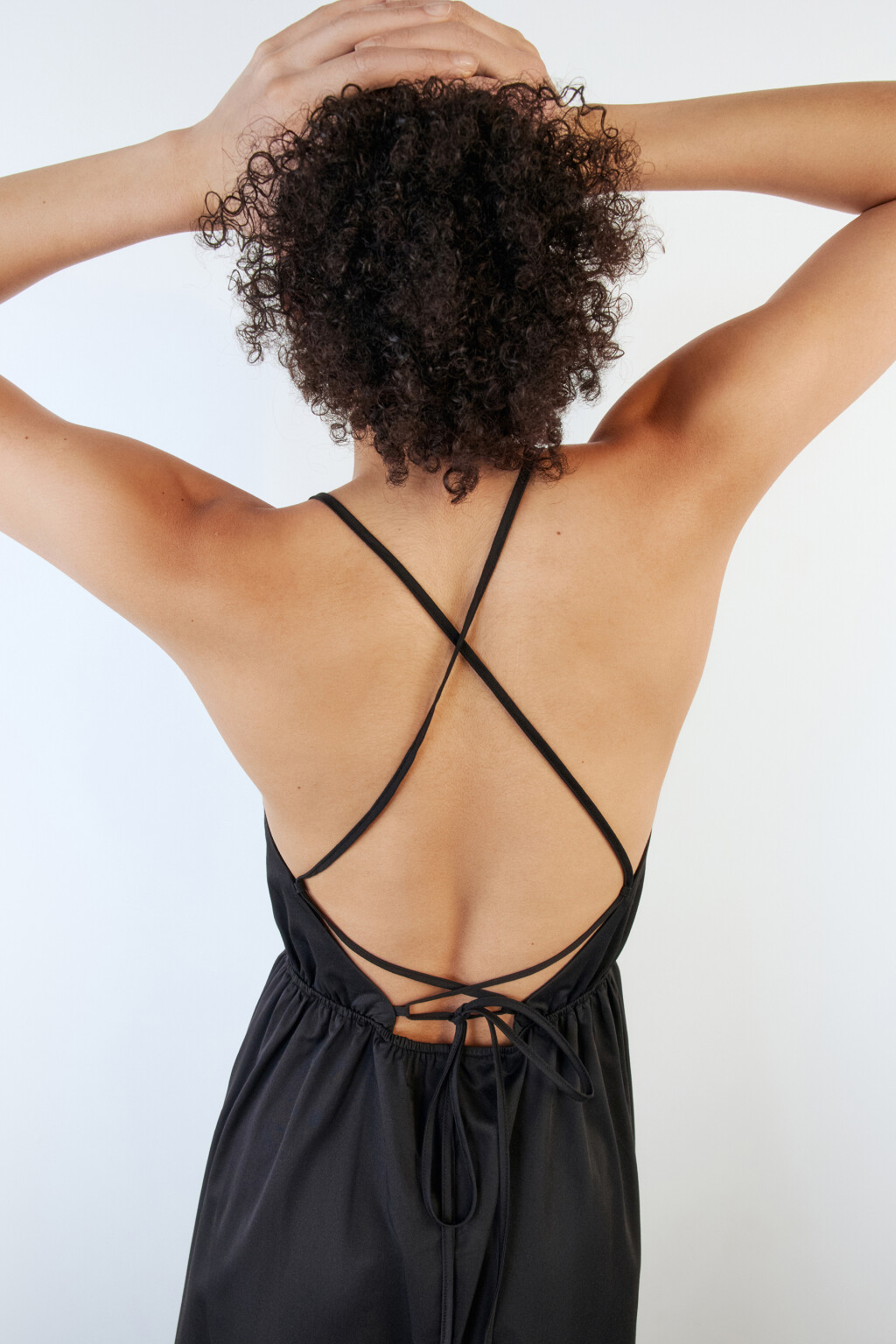 Платье-сарафан миди с открытой спиной - цвет черный - 2