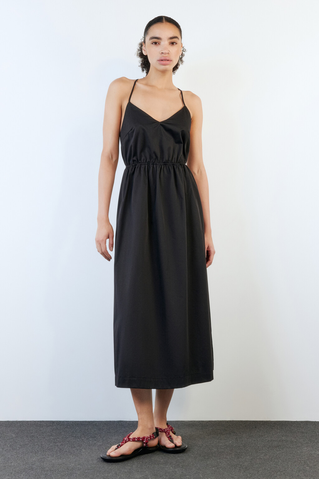 Платье-сарафан миди с открытой спиной - цвет черный - 3